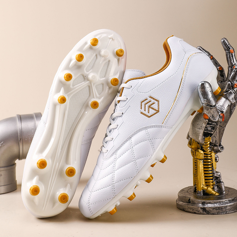 Outdoor Sport Court - New Men Football Boots Grass Breathable